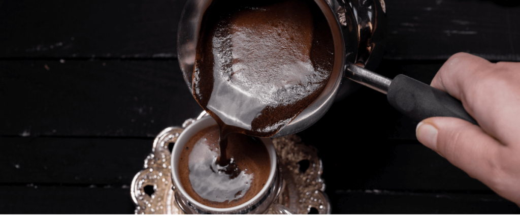 Comment préparer un café turc authentique : méthode traditionnelle